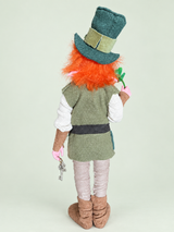 Lenny Leprechaun — espalda — fondo salvia suave claro